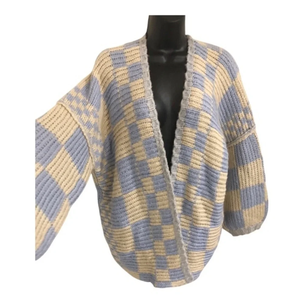 Altar'd State‎ cream & blue colorblock crochet heirloom chunky cardigan size S/M